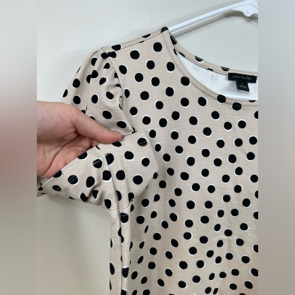 ANN TAYLOR Polka Dot Women's T-Shirt Beige and Black  Size S - Picture 5 of 12